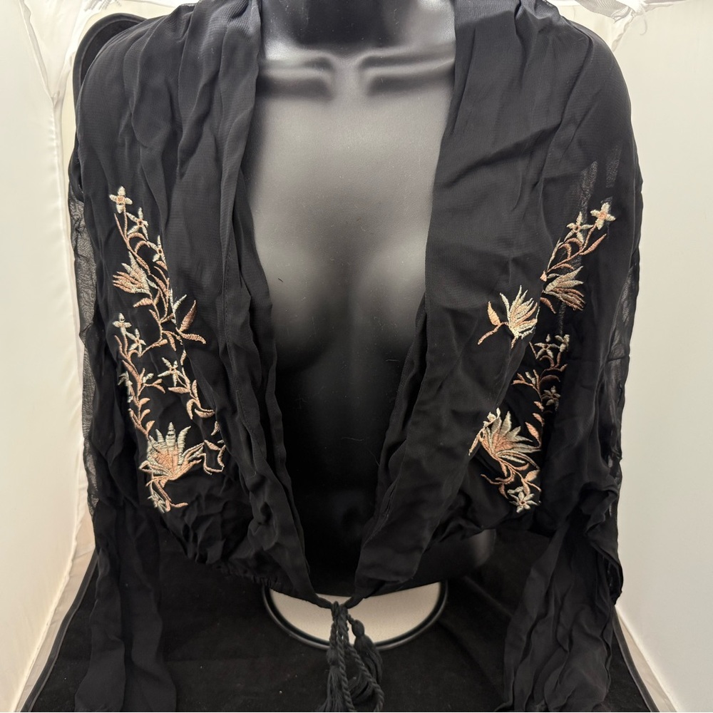 En Creme Black Kimono with Floral Details